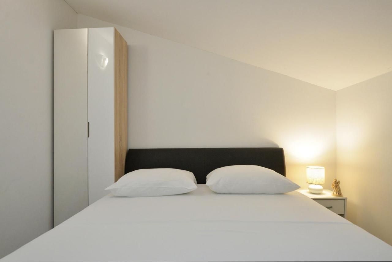 Apartmani Vedrana, มูร์แตร์ ภายนอก รูปภาพ