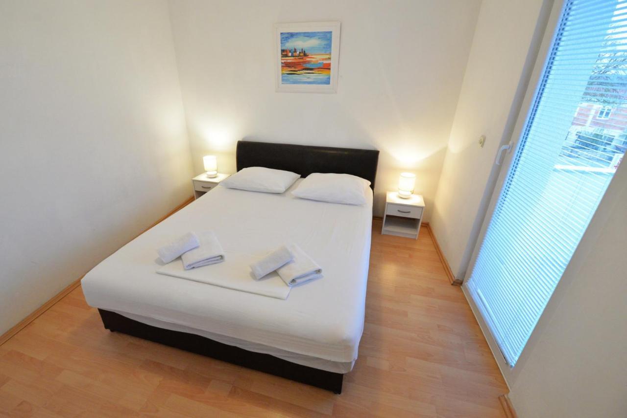 Apartmani Vedrana, มูร์แตร์ ภายนอก รูปภาพ
