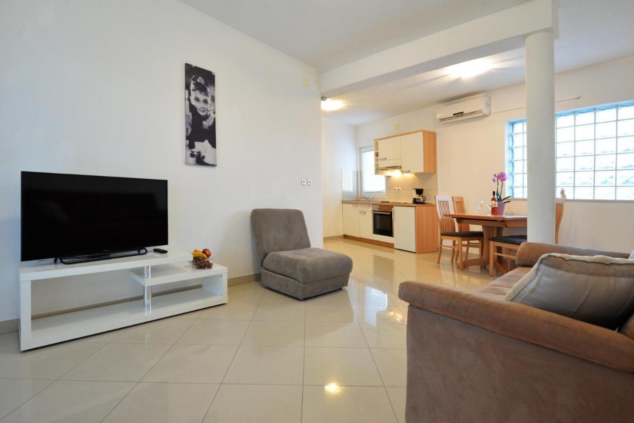 Apartmani Vedrana, มูร์แตร์ ภายนอก รูปภาพ