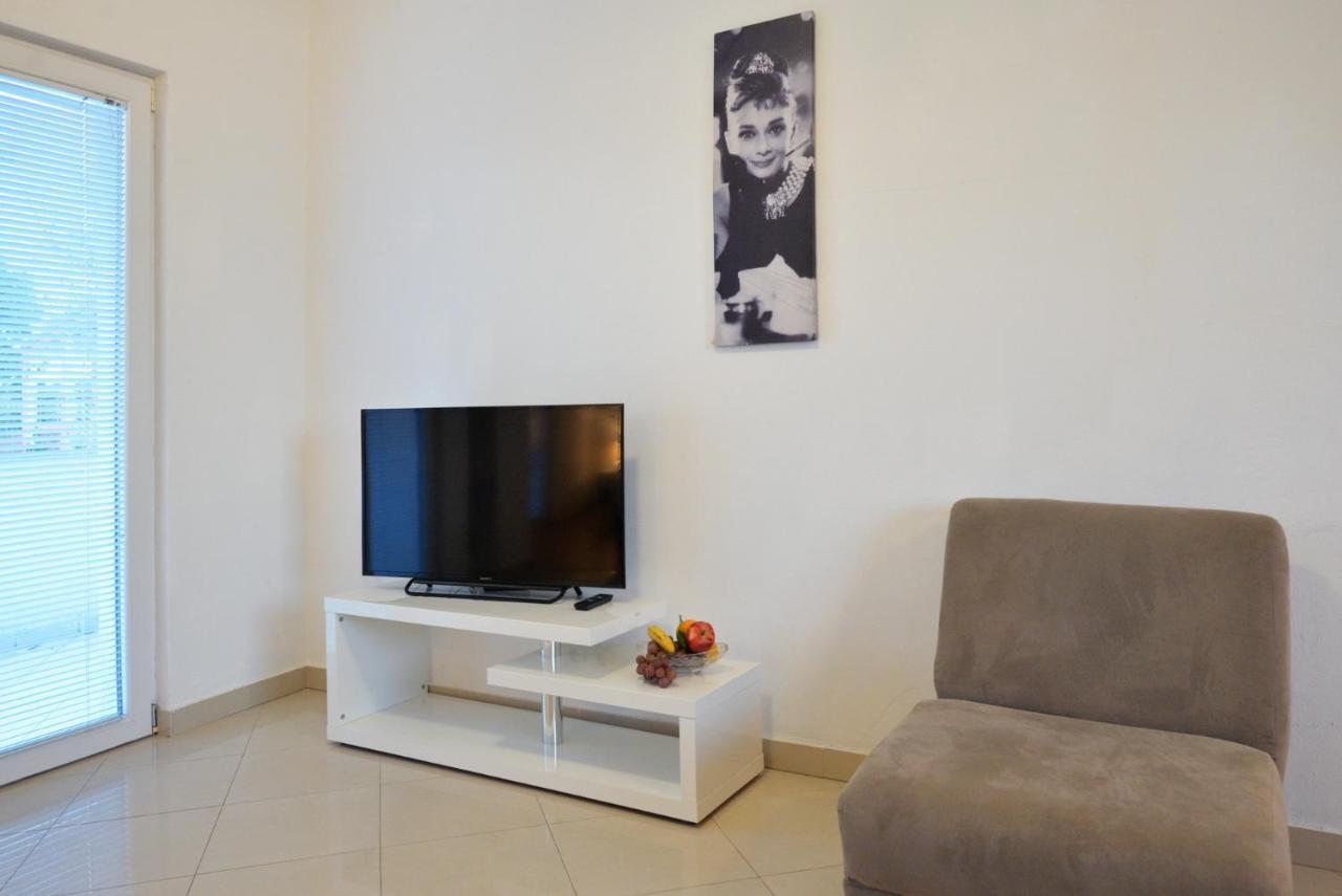 Apartmani Vedrana, มูร์แตร์ ภายนอก รูปภาพ