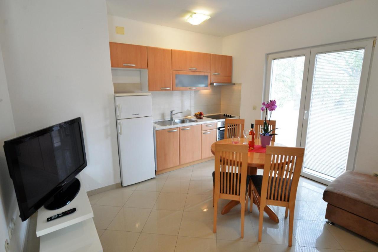 Apartmani Vedrana, มูร์แตร์ ภายนอก รูปภาพ